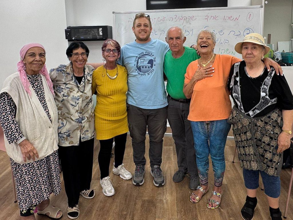 סדנת מצמיחים בגיל השלישי